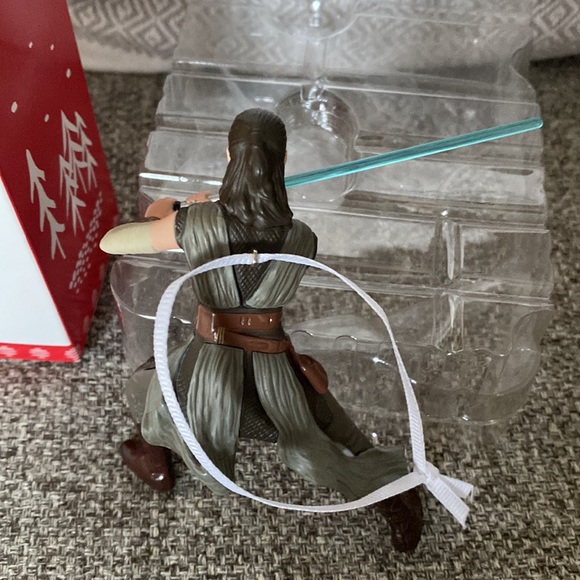 Hallmark Keepsake Star Wars Rey - Picture 5 of 7